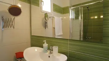 Stratos Hotel