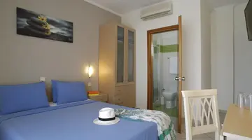 Stratos Hotel