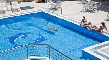 Stratos Hotel