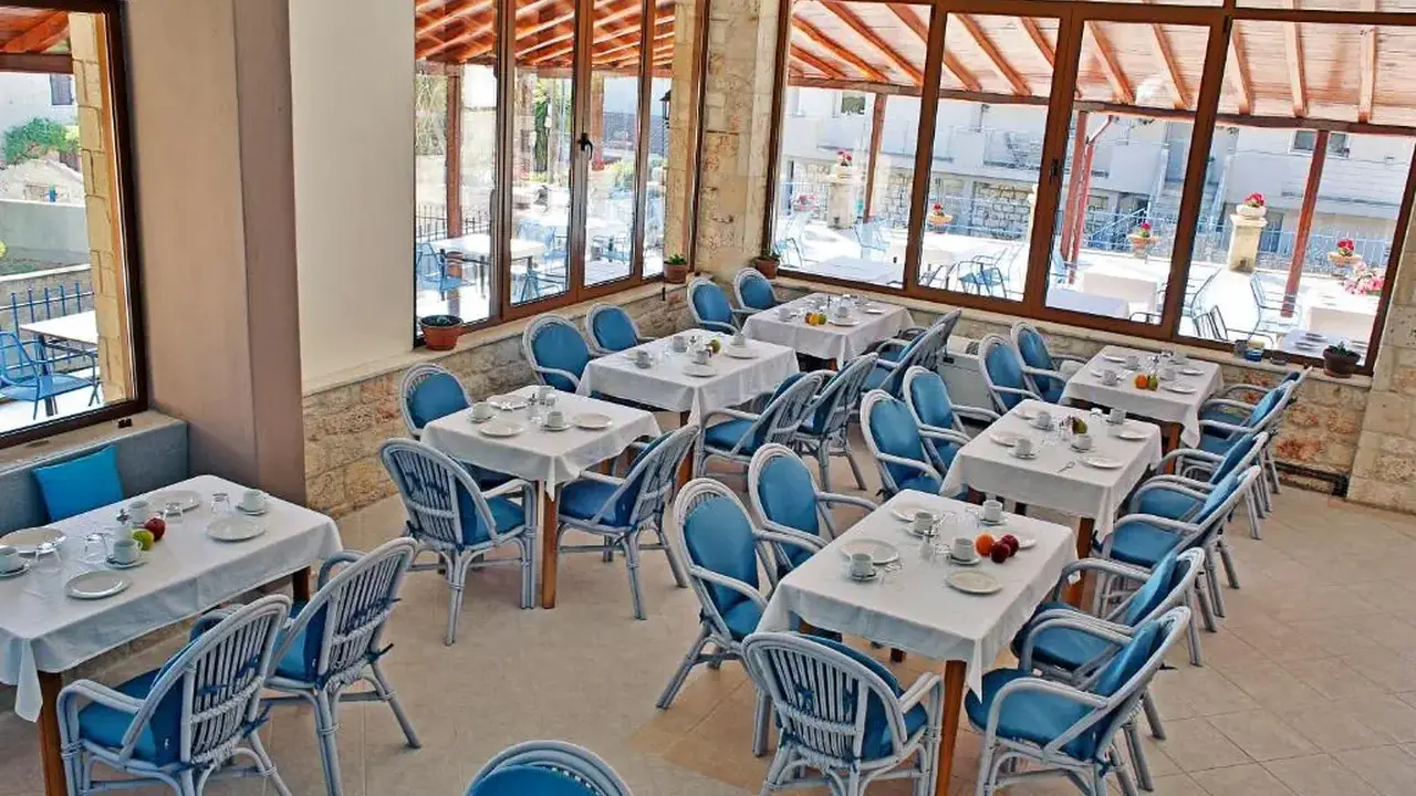 Stratos Hotel