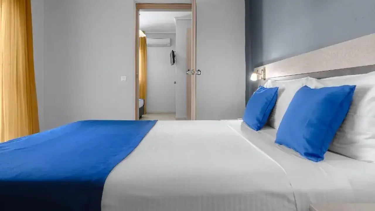 Stratos Hotel
