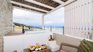 Suite Home Santorini