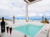 Suite Home Santorini