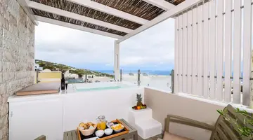 Suite Home Santorini