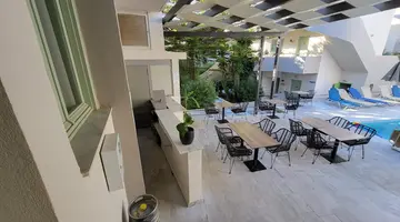 SUMMER BEACH HOTEL