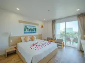 SUMMER DREAM HOTEL