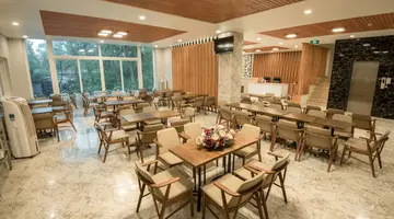 SUMMER DREAM HOTEL