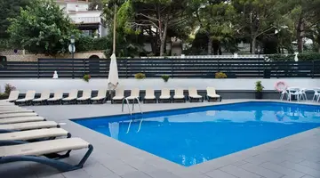 Summer Hotel