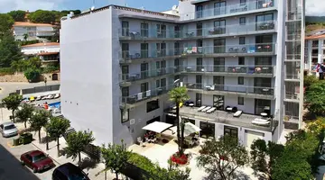 Summer Hotel
