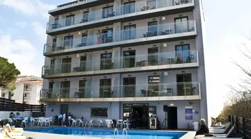 Summer Hotel