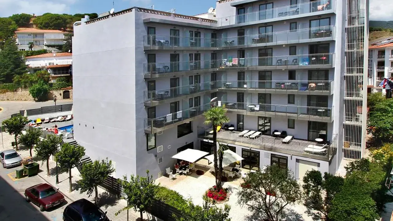 Summer Hotel