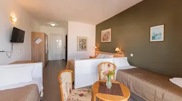 Summer View Hotel
