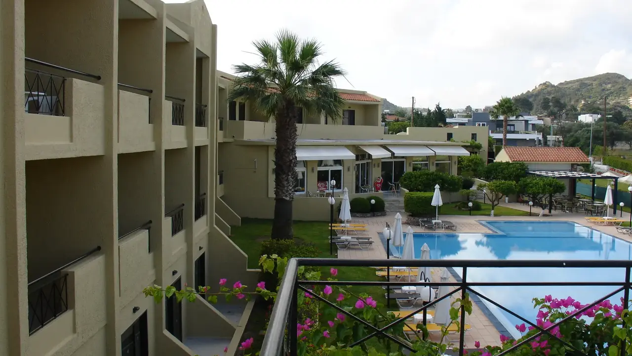 SUMMERLAND HOTEL