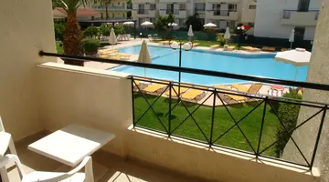 SUMMERLAND HOTEL
