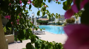 SUMMERLAND HOTEL