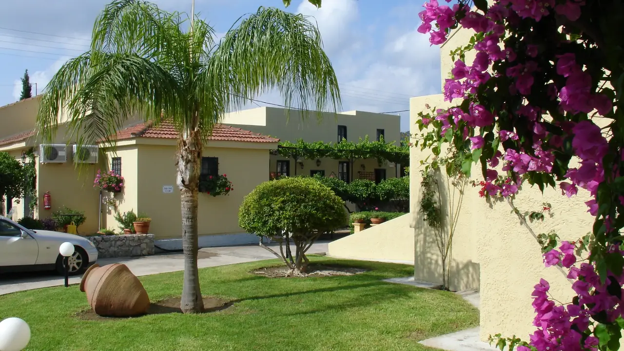 SUMMERLAND HOTEL