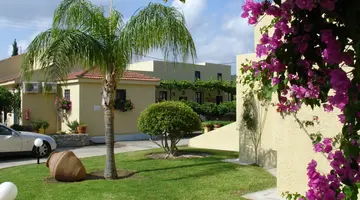 SUMMERLAND HOTEL