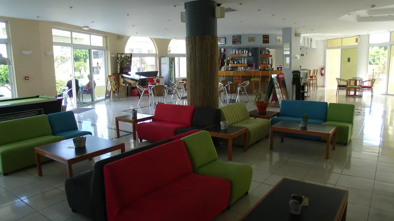 SUMMERLAND HOTEL