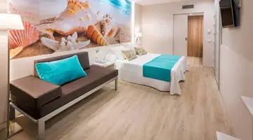 Sumus Stella and Spa