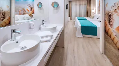 Sumus Stella and Spa