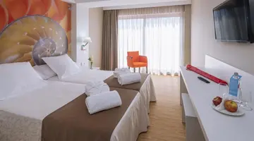 Sumus Stella and Spa