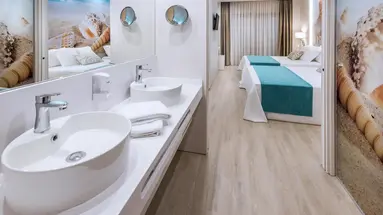 Sumus Stella and Spa