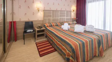 Sumus Stella and Spa