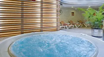 Sumus Stella and Spa