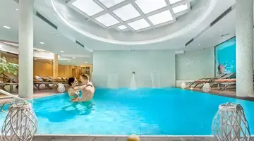 Sumus Stella and Spa