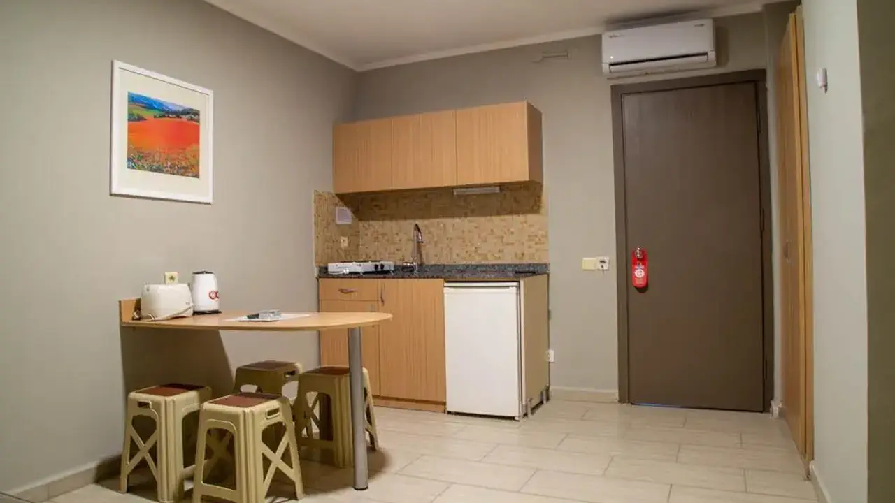 Sun City Apartments & Hotel