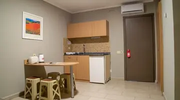 Sun City Apartments & Hotel