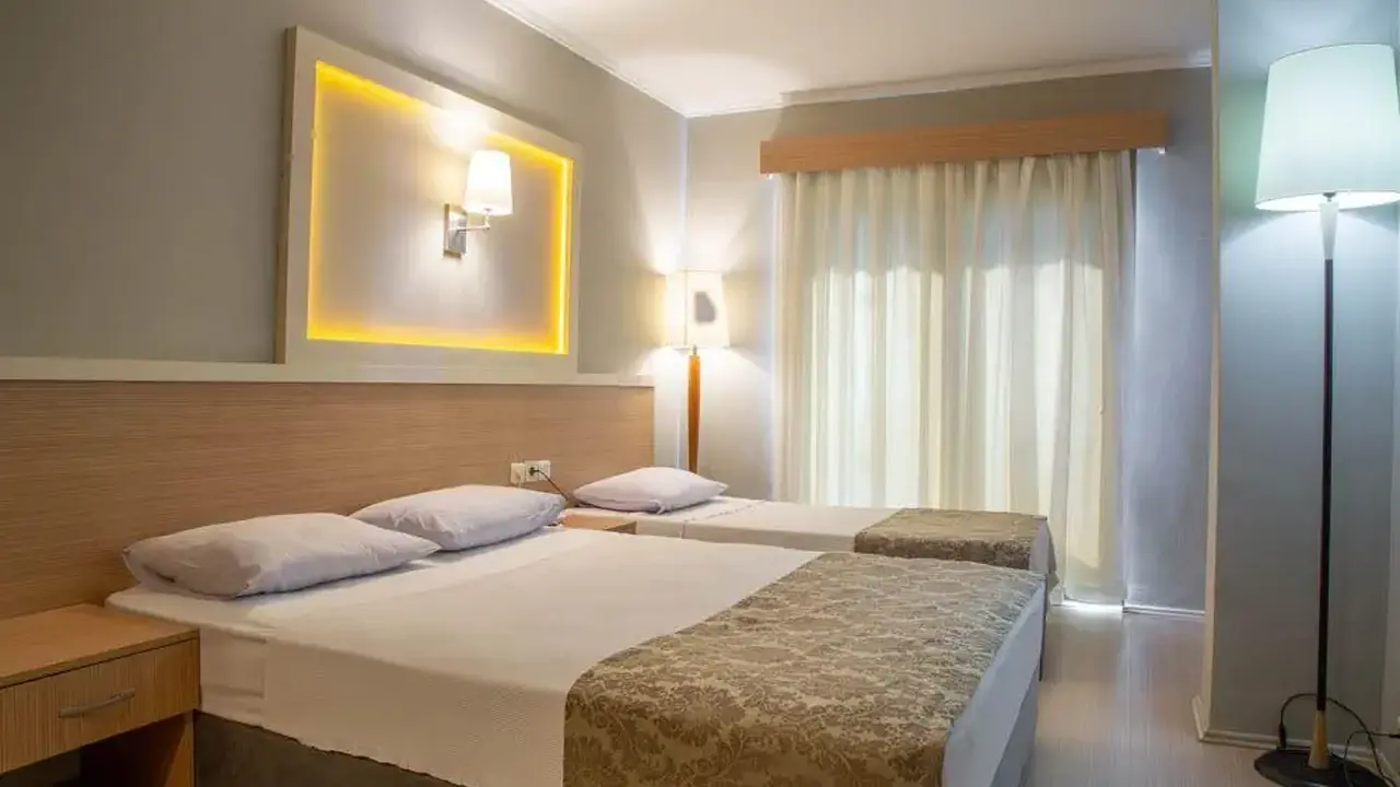 Sun City Apartments & Hotel