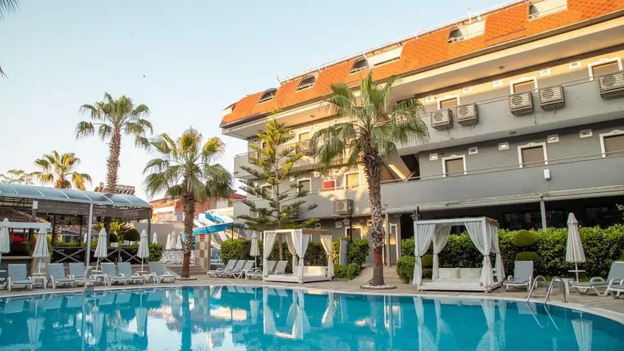 Sun City Apartments & Hotel