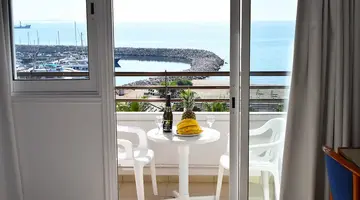Sun Hall Beach APTS
