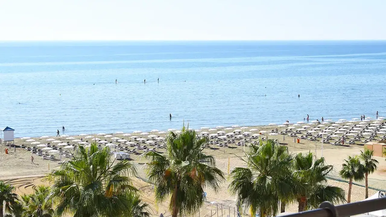 Sun Hall Beach APTS