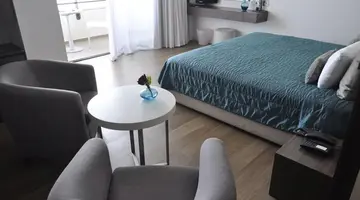 SUN HALL HOTEL