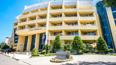 Sun Palace