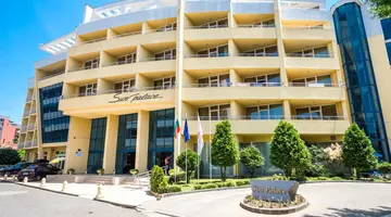 Sun Palace