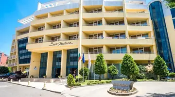 Sun Palace