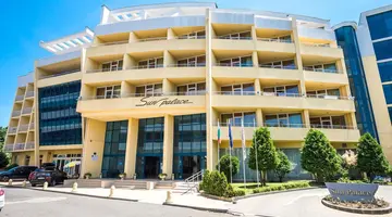 Sun Palace
