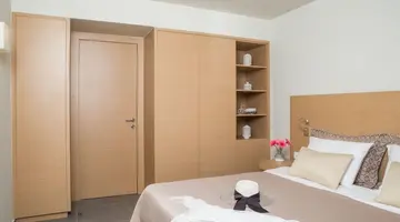 SUNDANCE APARTMENTS & SUITES
