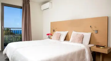 SUNDANCE APARTMENTS & SUITES