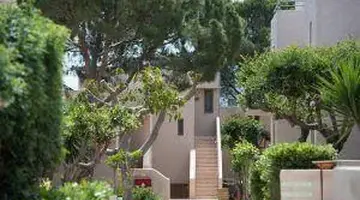 Sundance Apartments & Suites
