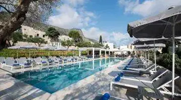 Sundance Apartments & Suites