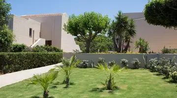 SUNDANCE APARTMENTS & SUITES