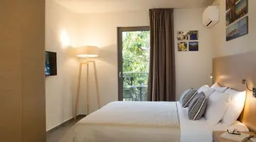 SUNDANCE APARTMENTS & SUITES