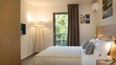 SUNDANCE APARTMENTS & SUITES