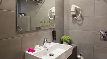 SUNDANCE APARTMENTS & SUITES