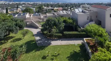 SUNDANCE APARTMENTS & SUITES