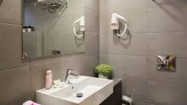 Sundance Apartments & Suites